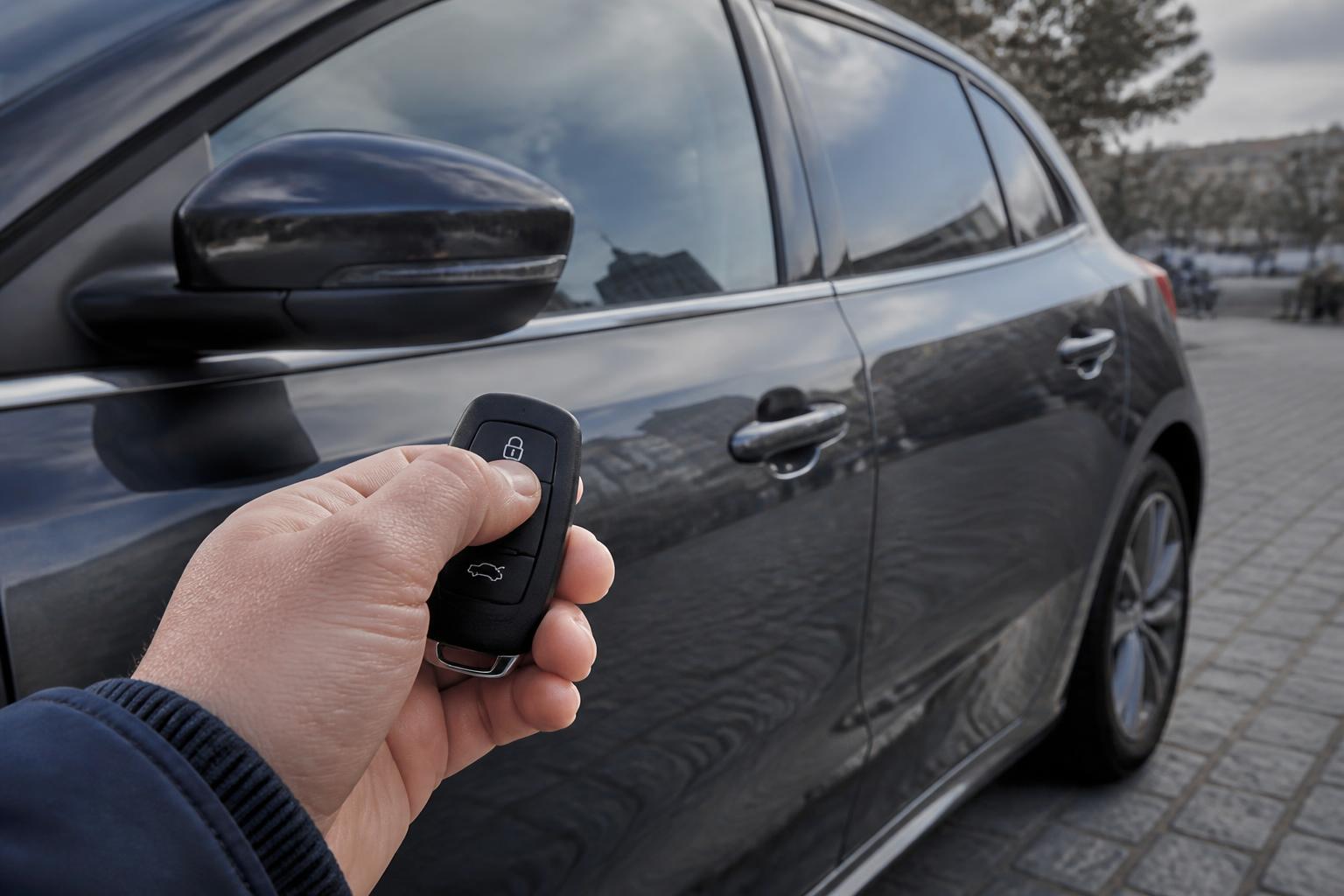 découvrez les avantages d'un système de fermeture centralisée pour votre voiture : sécurité améliorée, confort d'utilisation et protection optimale de vos biens.